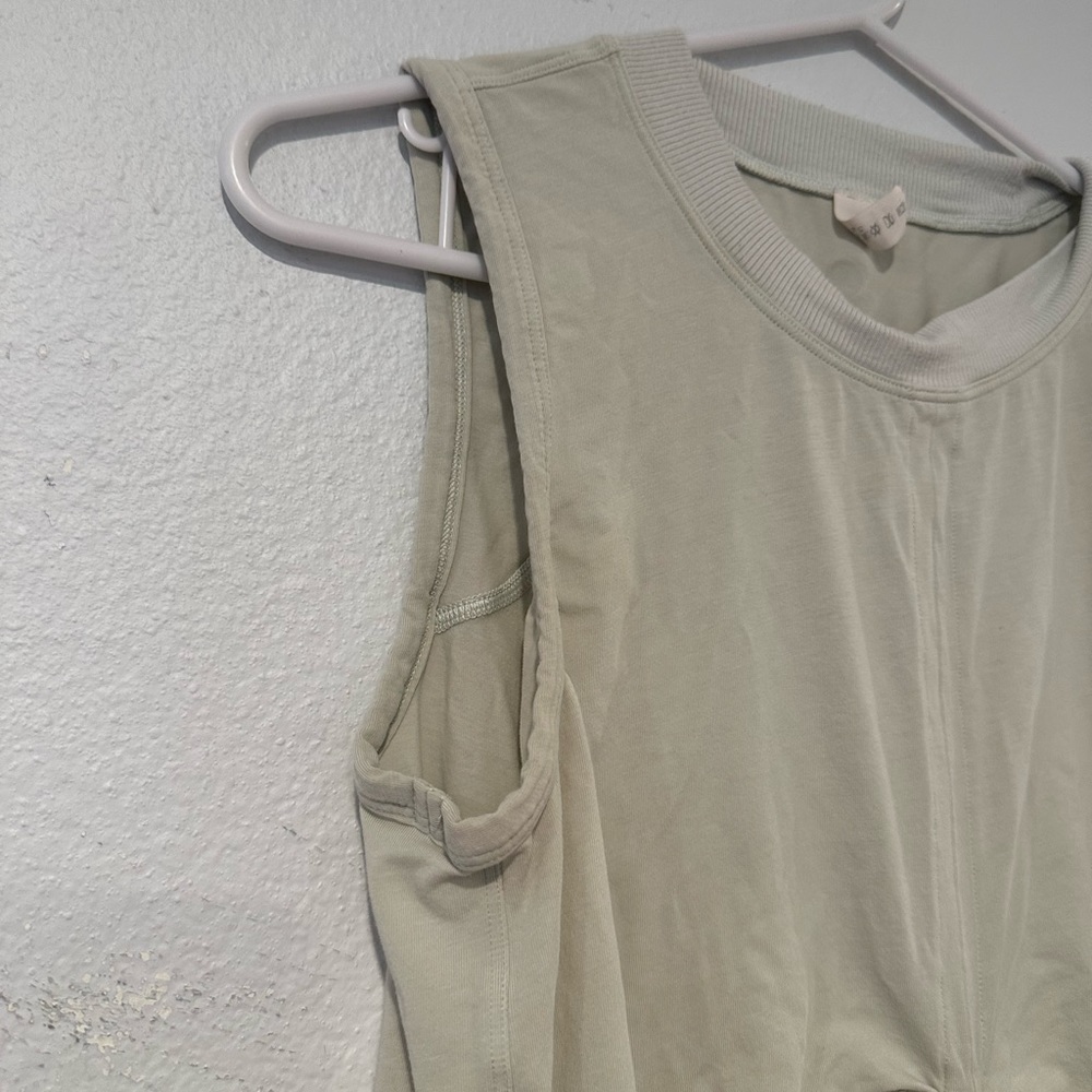 Lululemon - Picture 3 of 11